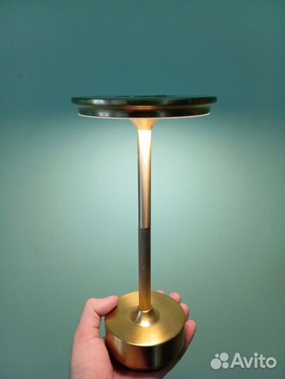 Светильник сенсорный настольный