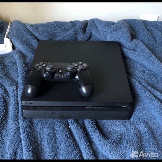 Play Station 4 slim 1tb