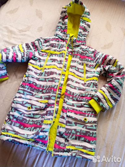 Куртки на девочку