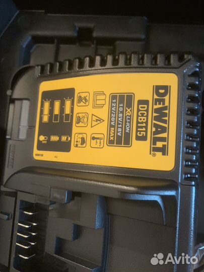 Аккумуляторная дрель шуруповерт dewalt DCD791D2