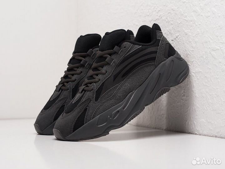 Кроссовки Adidas Yeezy Boost 700 v2 Vanta (36-45)