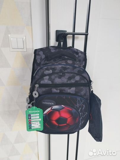 Портфель школьный новый