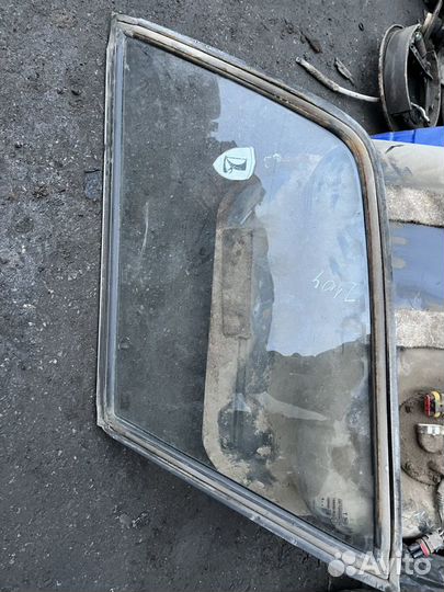 Форточка задняя правая ваз 2104