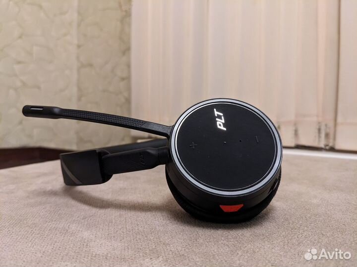 Plantronics Poly Voyager 4210