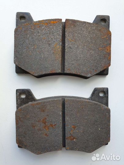 Колодки дискового тормоза передние на М-412, Волга