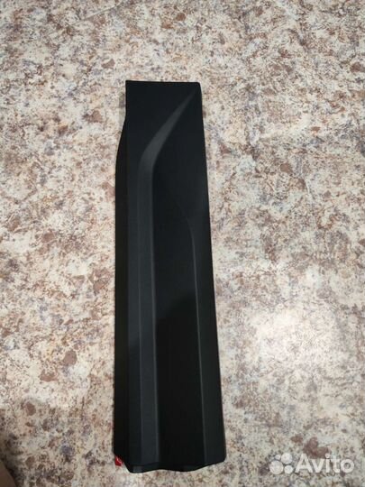 Накладка задней левой двери Geely Coolray