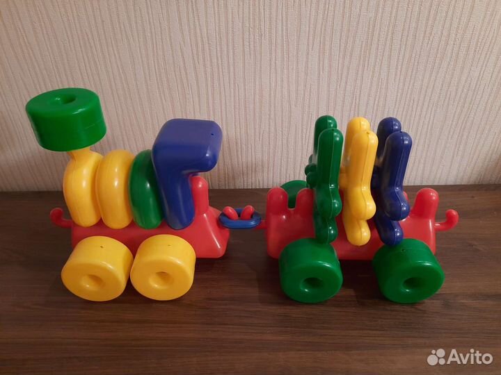 Развивающие игрушки,конструкторы,кубики,глад.доска