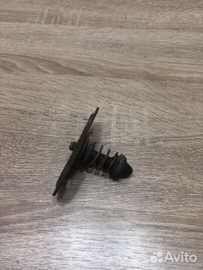 Направляющая капота BMW E36