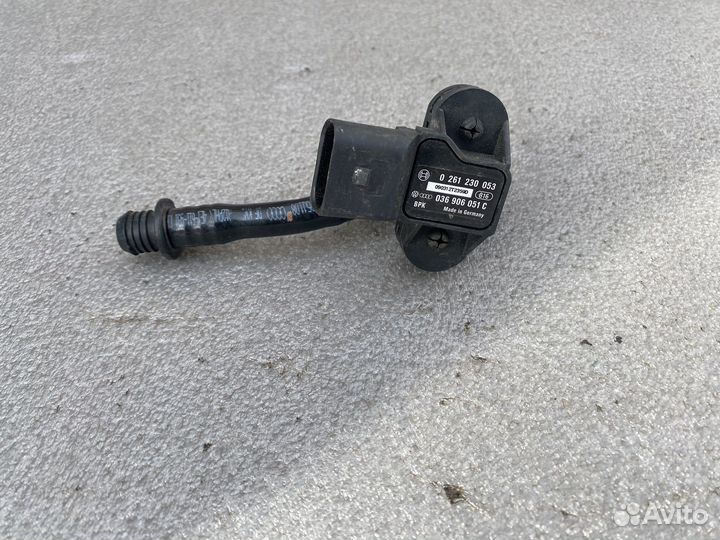 Вакуумная трубка Audi A8 D3