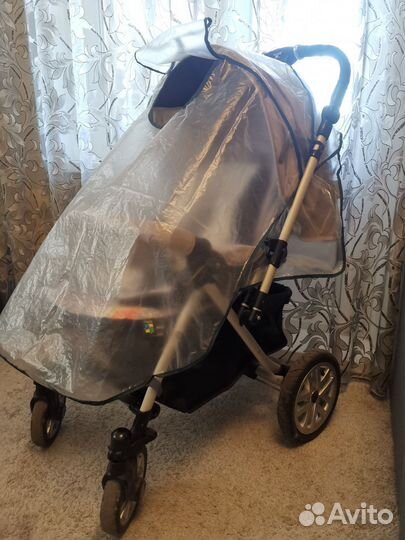 Прогулочная коляска с перекидной ручкой