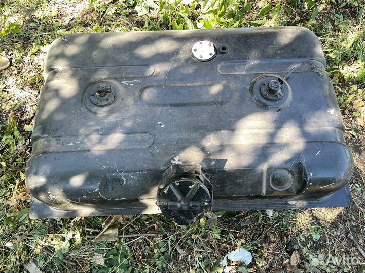 Бензобак грузовика