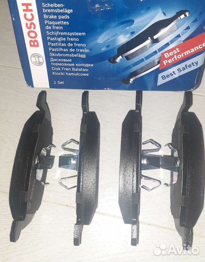 Дисковые тормозные колодки передние Bosch