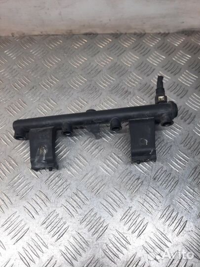 Топливная рампа Citroen C4 хэтчбэк 5 дв. 1.6 NFU