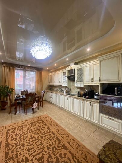 Коттедж 270 м² на участке 8,5 сот.