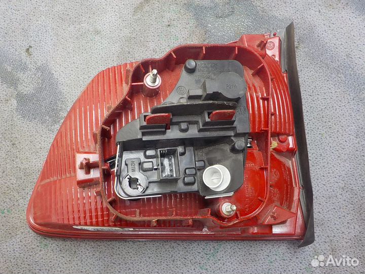 Фонарь задний левый Volkswagen Touran 2003-2010