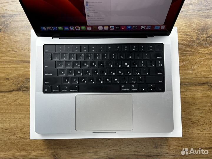 Macbook pro 14 2021 как новый silver