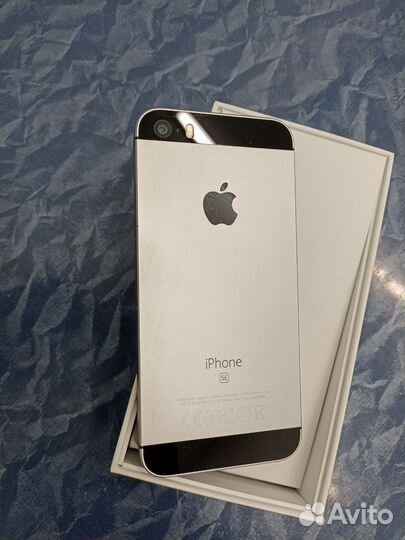iPhone SE, 32 ГБ