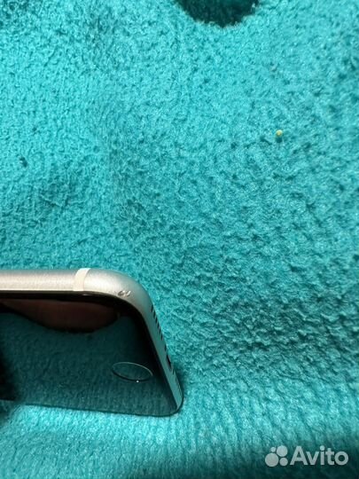 Телефон iPhone se 2020