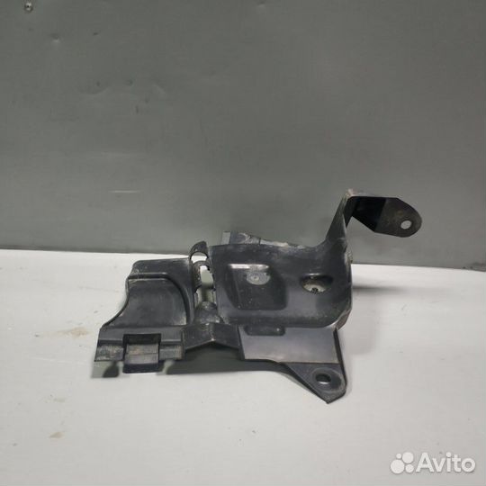 Пыльник двигателя левый Renault Sandero 2 K7M812