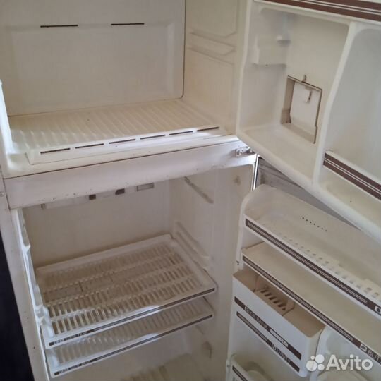 Холодильник hitachi бу