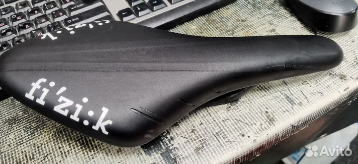 Карбоновое седло fizik R1
