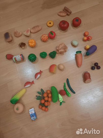 Тележка продуктовая с продуктами