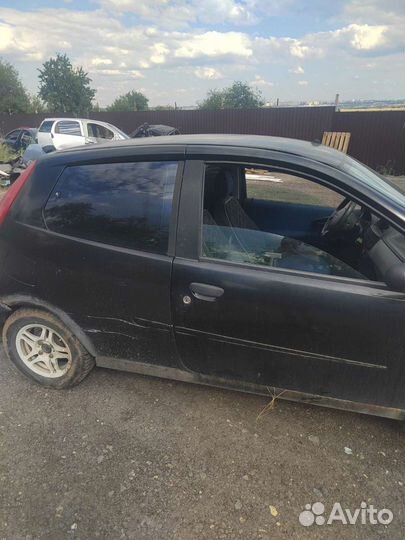 Fiat Punto 1.2 2000 год в разборе