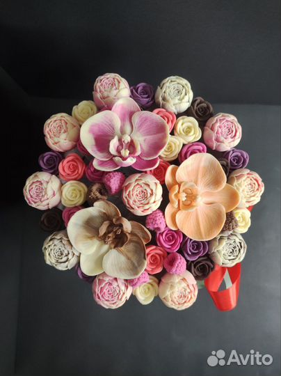 Шоколажные Цветы в Шляпной Коробке