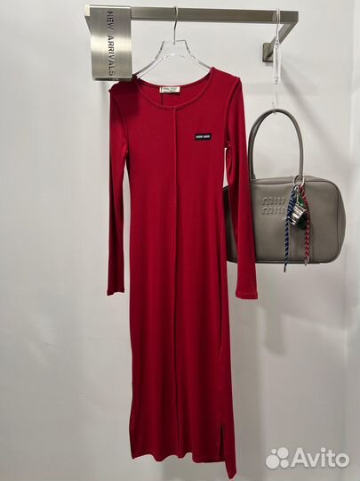 Платье MIU MIU трикотажное