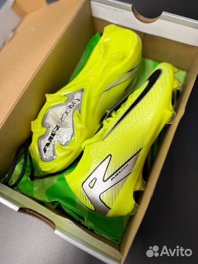 Футбольные бутсы nike