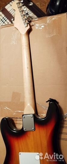 Гитара электро, комбик и процессор эффектов