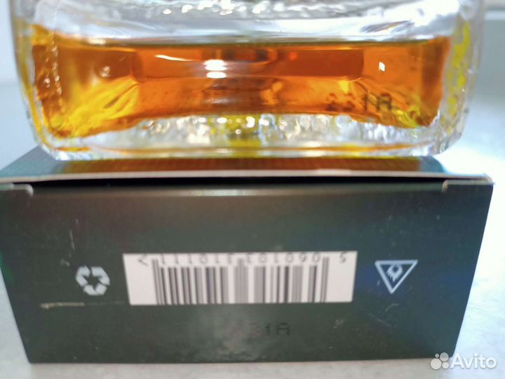 Escentric molecules 03