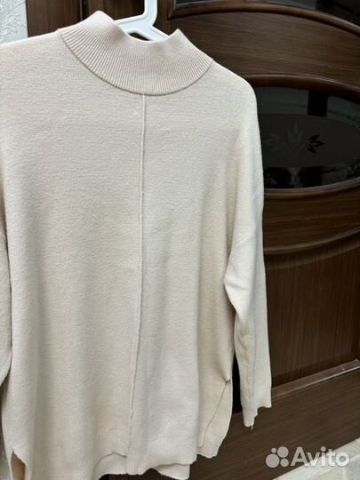 Джемпер женский бежевый Stradivarius S