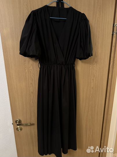 Длинное вечернее платье с рукавами фонариками