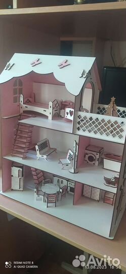 Кукольный домик с мебелью