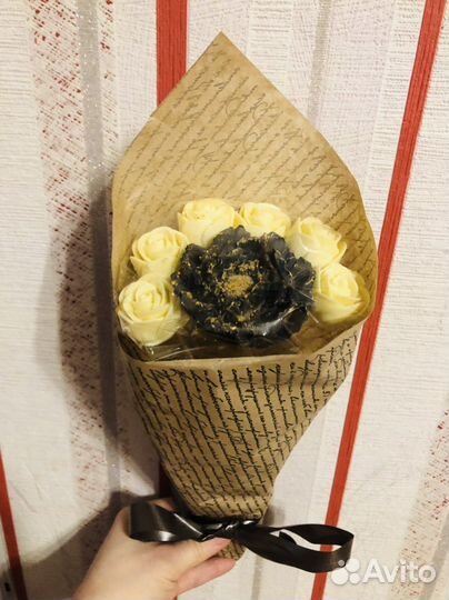 Сладкие букеты из шоколада