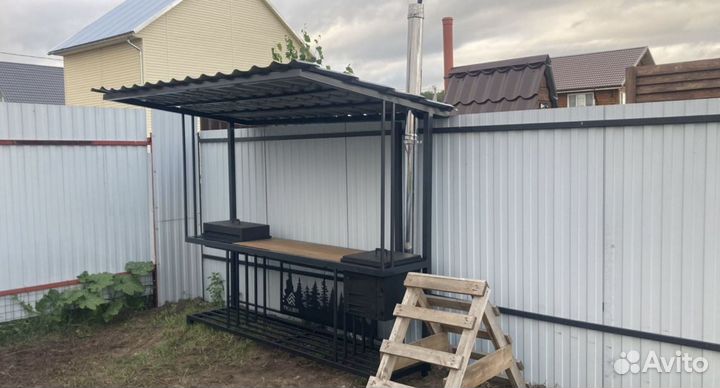 Мангал с крышей