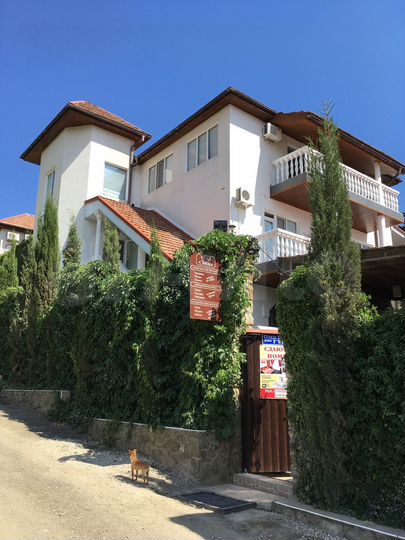 Дом 827 м² на участке 6 сот.