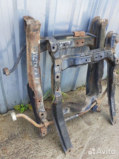 Балка подмоторная (подрамник) Опель Вектра А