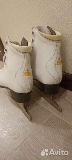 Коньки фигурные