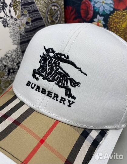 Кепка белая Burberry