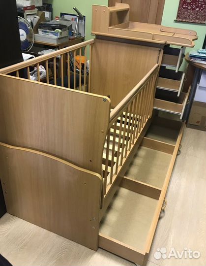 Детская кроватка трансформер с маятником