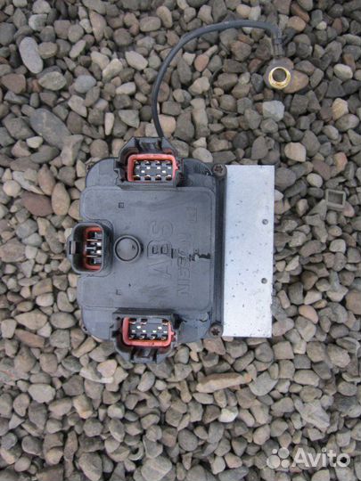 Блок abs Nissan Laurel GC35 RB25DE 1997/11