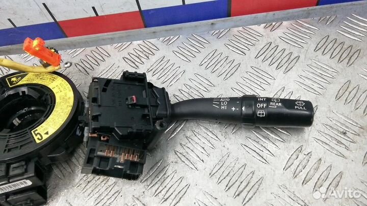 Переключатель поворотов подрулевой Toyota Corolla