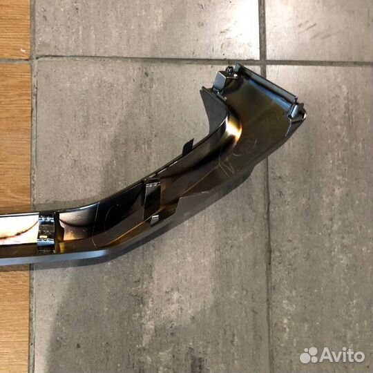 Молдинг решетки радиатора нижний LX 570 LX 450