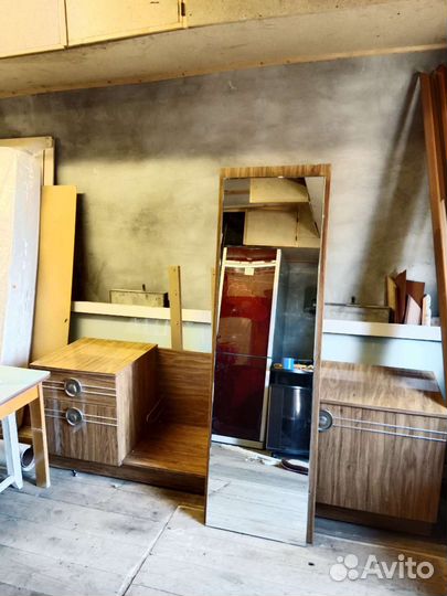 Трюмо с зеркалом и тумба для обуви