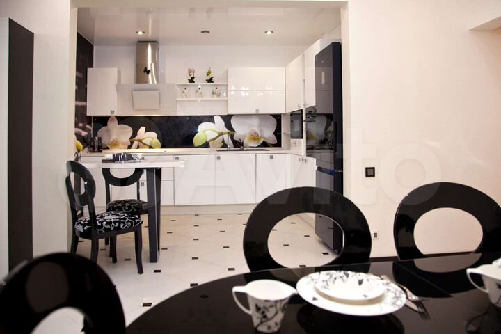 3-к. квартира, 100 м², 7/11 эт.