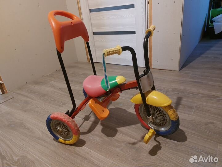 Детский трехколесный велосипед