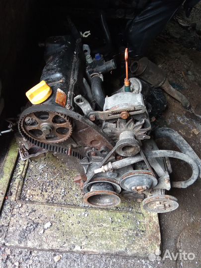 Двигатель на audi 80 1.8