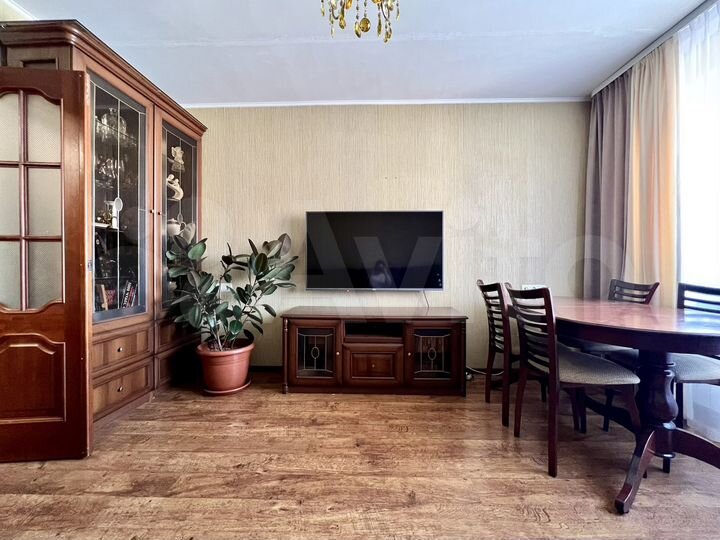 4-к. квартира, 92 м², 14/14 эт.